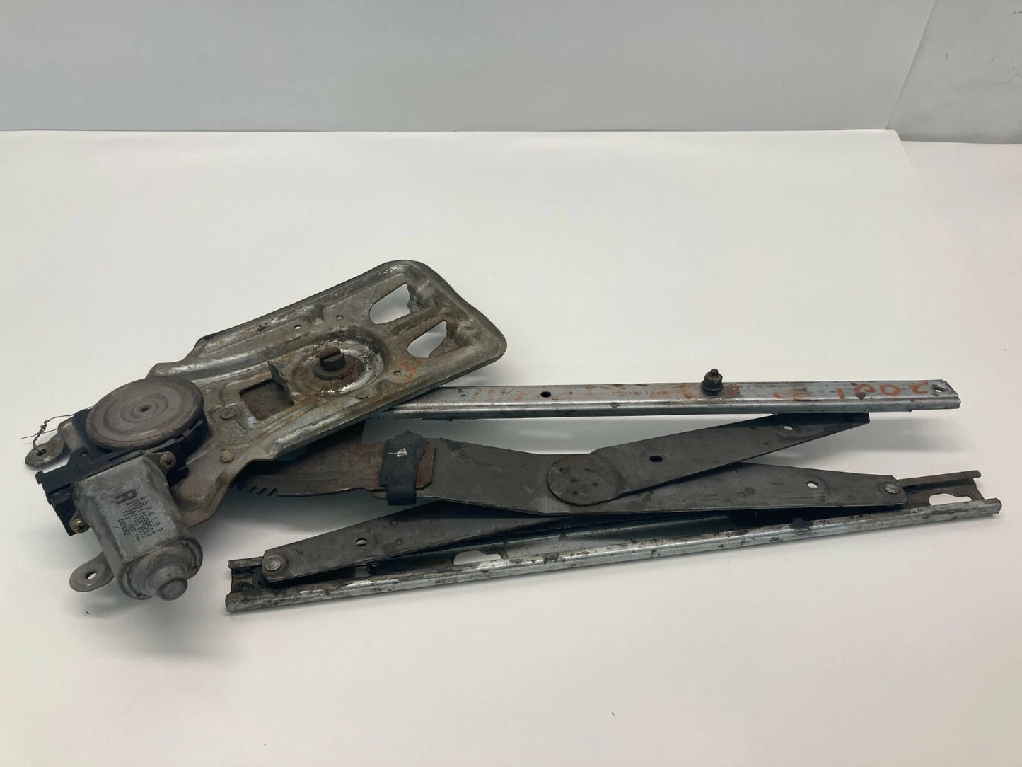 98-01 CHRYSLER CONCORDE INTREPID REAR RIGHT SIDE WINDOW REGULATOR W/ MOTOR OEM