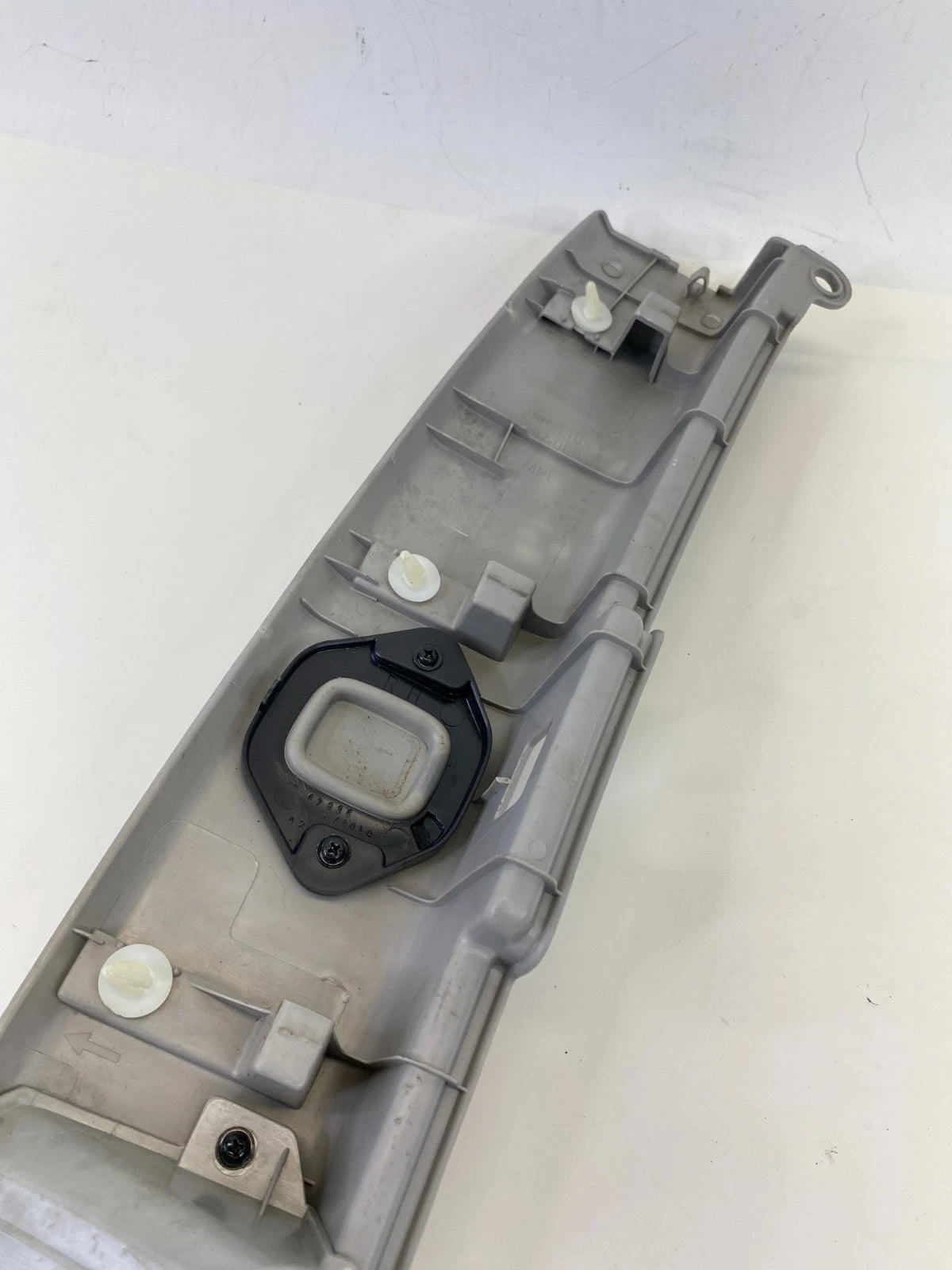 07-09 LEXUS RX350 REAR LIFTGATE TRUNK LID TRIM COVER PANEL SILL SCUFF 583870E010