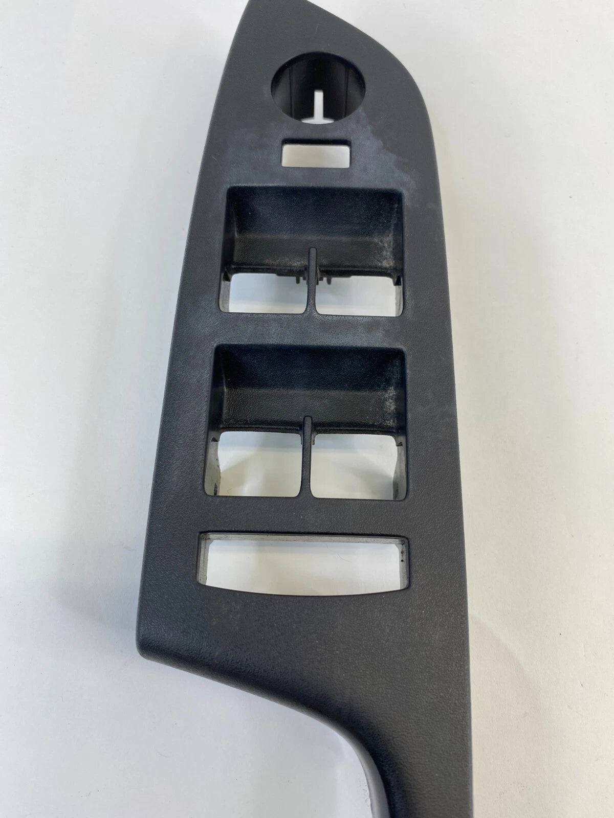 2010-2017 CHEVROLET EQUINOX FRONT LEFT MASTER WINDOW SWITCH BEZEL TRIM 25946838