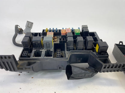 1992-2002 ISUZU TROOPER ENGINE FUSE AND RELAY BLOCK BOX ASSEMBLY OEM
