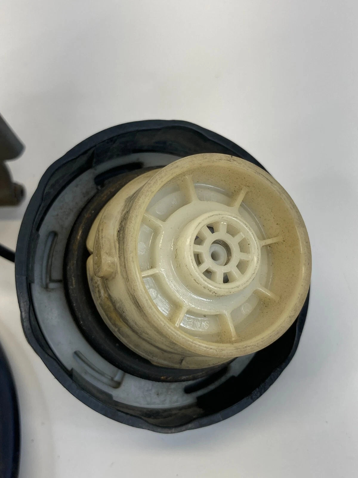 2009-2014 DODGE AVENGER FUEL FILLER DOOR W/GAS TANK CAP LID BLUE 05115067AE OEM