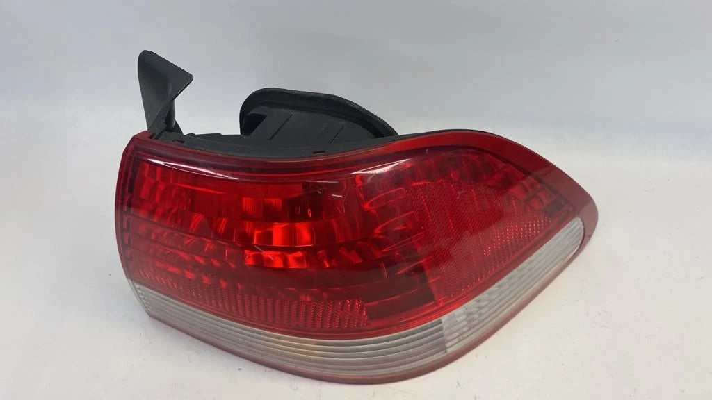 01 02 HONDA ACCORD SEDAN PASSENGER RIGHT TAILLIGHT QUARTER PANEL TAIL LIGHT OEM