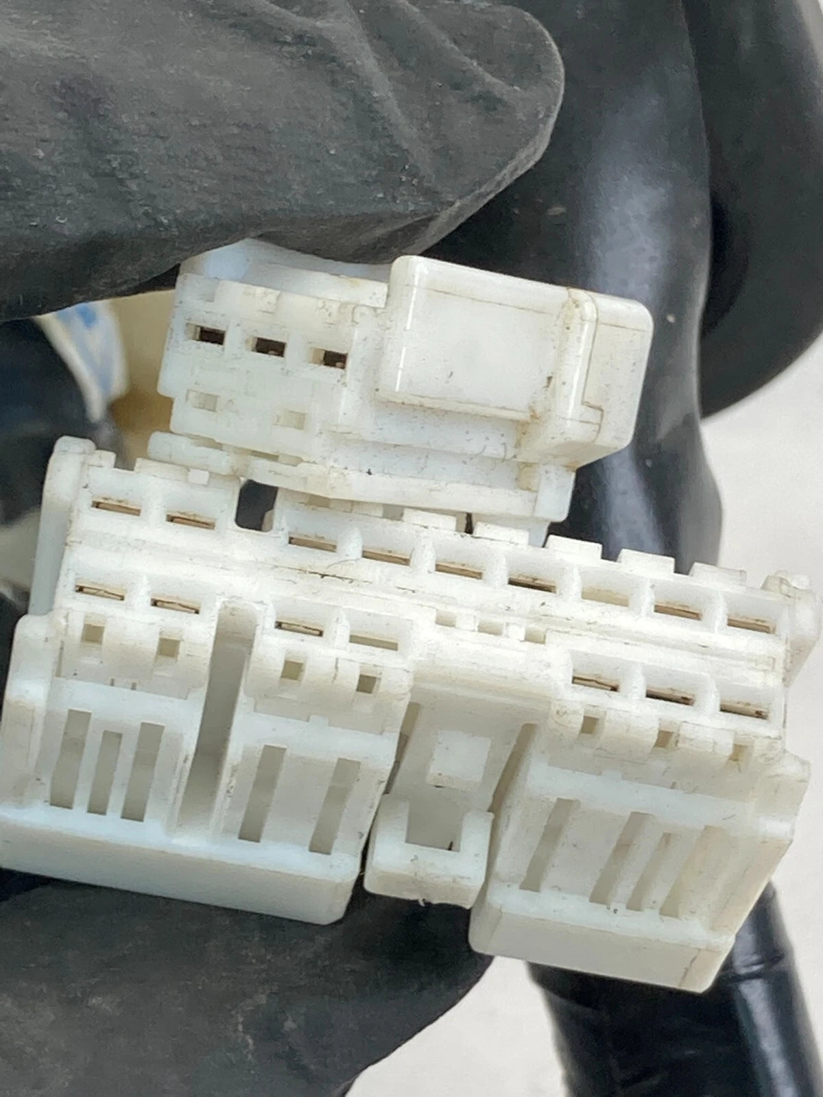 2008-2013 Nissan Rogue Front Left Side Door Harness Wiring Wire 24125-JM00C OEM