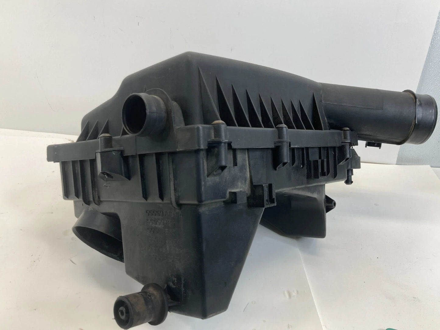 2003-2011 Saab 9-3 2.0L Front Air Intake Air Box Filter w/ Maf Sensor 55559779