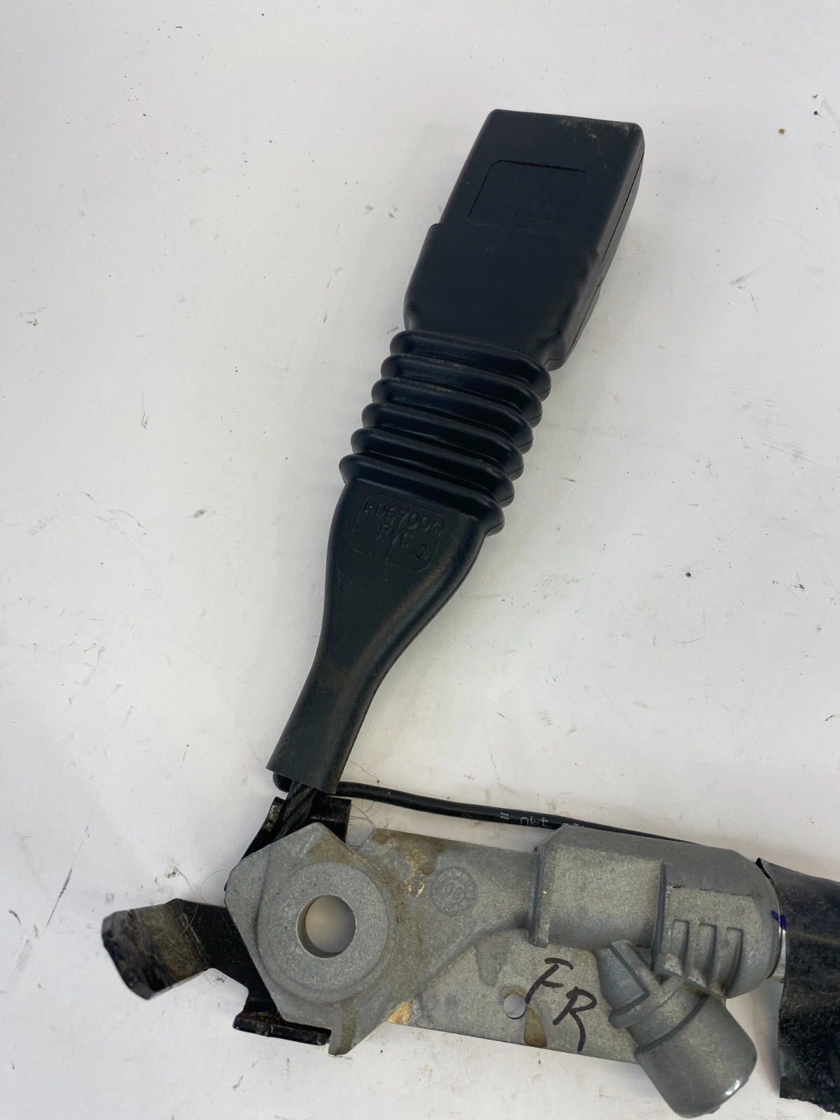 2008-2012 FORD ESCAPE FRONT RIGHT PASSENGER SEAT BELT BUCKLE 8L84-78610E14-A