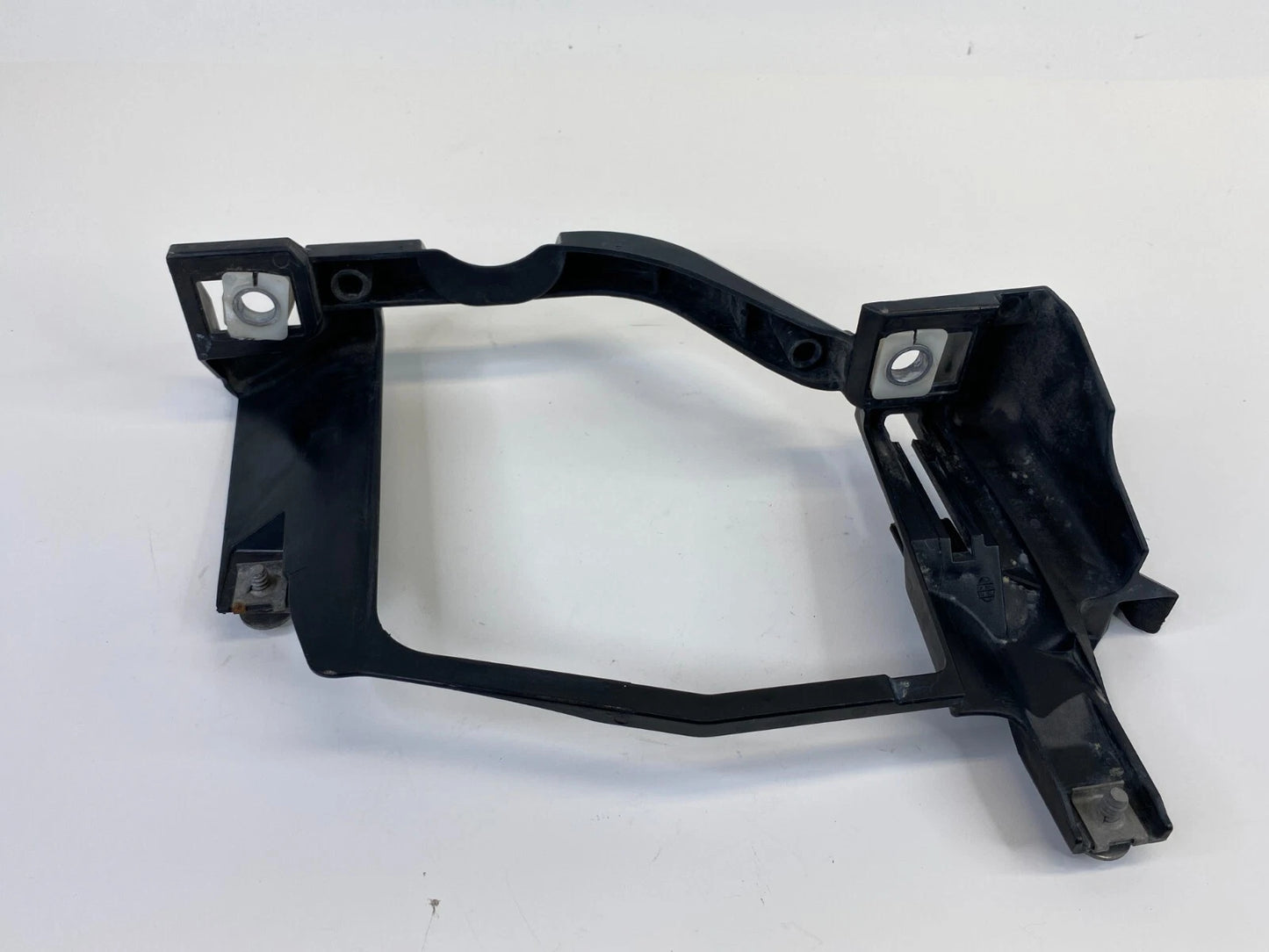 2006 2007 BMW 530XI FRONT LEFT SIDE HEADLIGHT HEADLAMP BRACKET SUPPORT 15373700