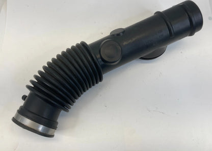 2002-2005 CHEVROLET TRAILBLAZER EXT 4.2L L6 AIR CLEANER OUTLET DUCT 15181115 OEM