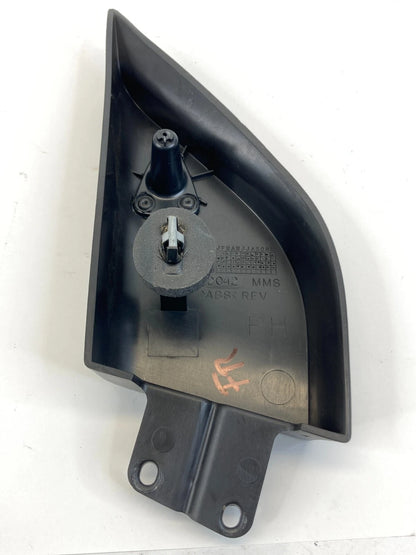 2004-2006 CADILLAC SRX FRONT RIGHT INNER DOOR MIRROR CORNER TRIM COVER 12042 MMS