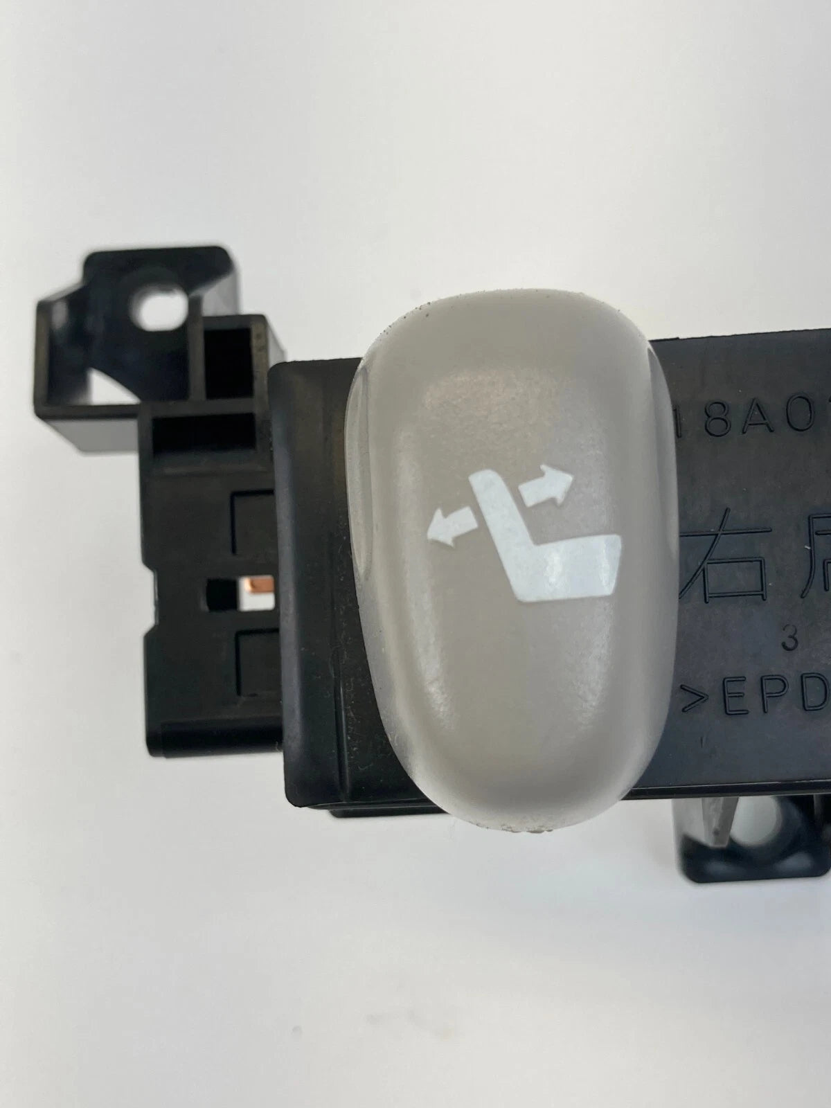 2006 LEXUS RX400H FRONT RIGHT PASSENGER SEAT ADJUSTMENT CONTROL SWITCH 18A188