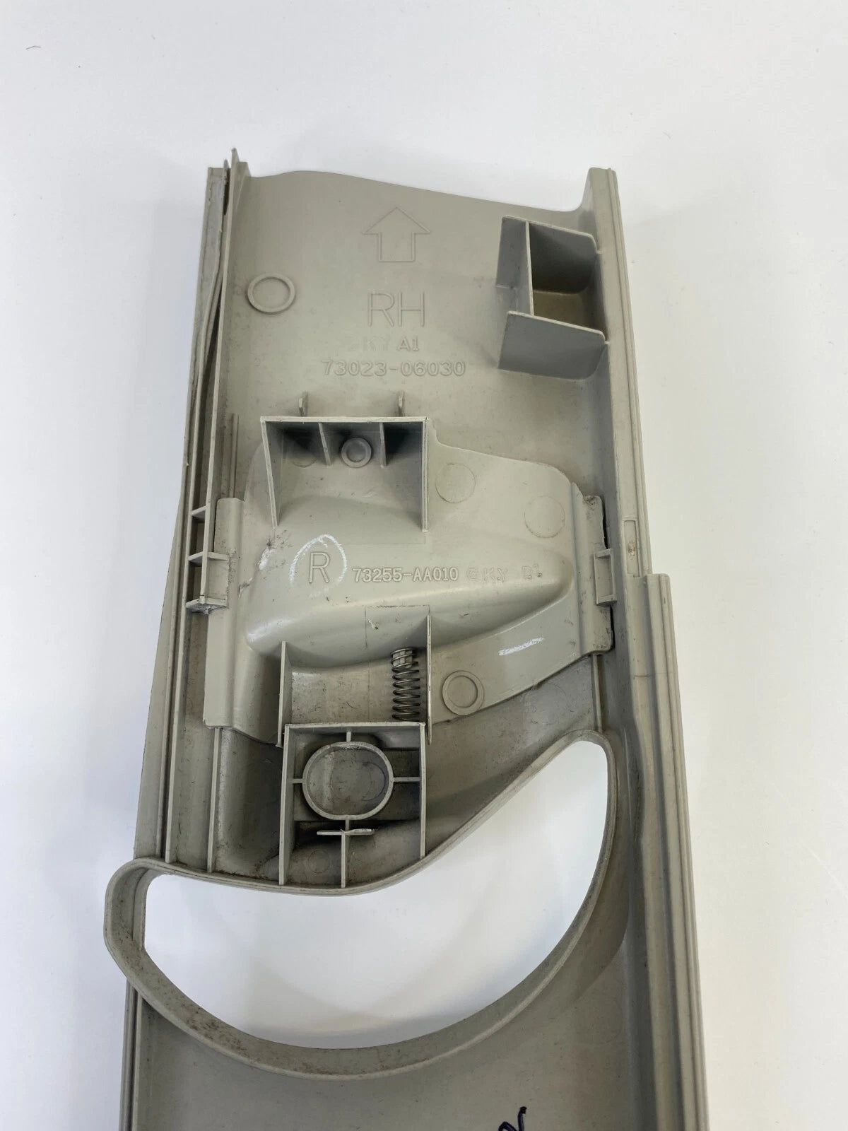07-11 TOYOTA CAMRY FRONT RIGHT SIDE SEAT BELT HEIGHT ADJUSTER COVER 73023-06030