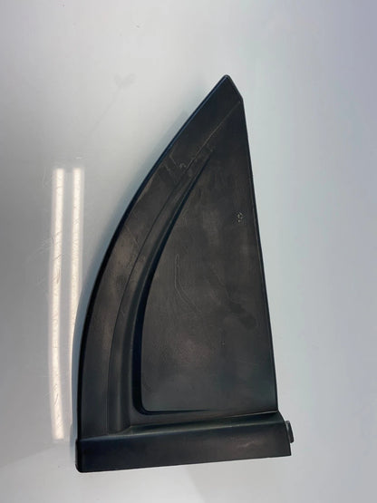 2000-2004 KIA SPECTRA 4-DR REAR RIGHT OUTER EXTERIOR CORNER COVER TRIM MOLDING