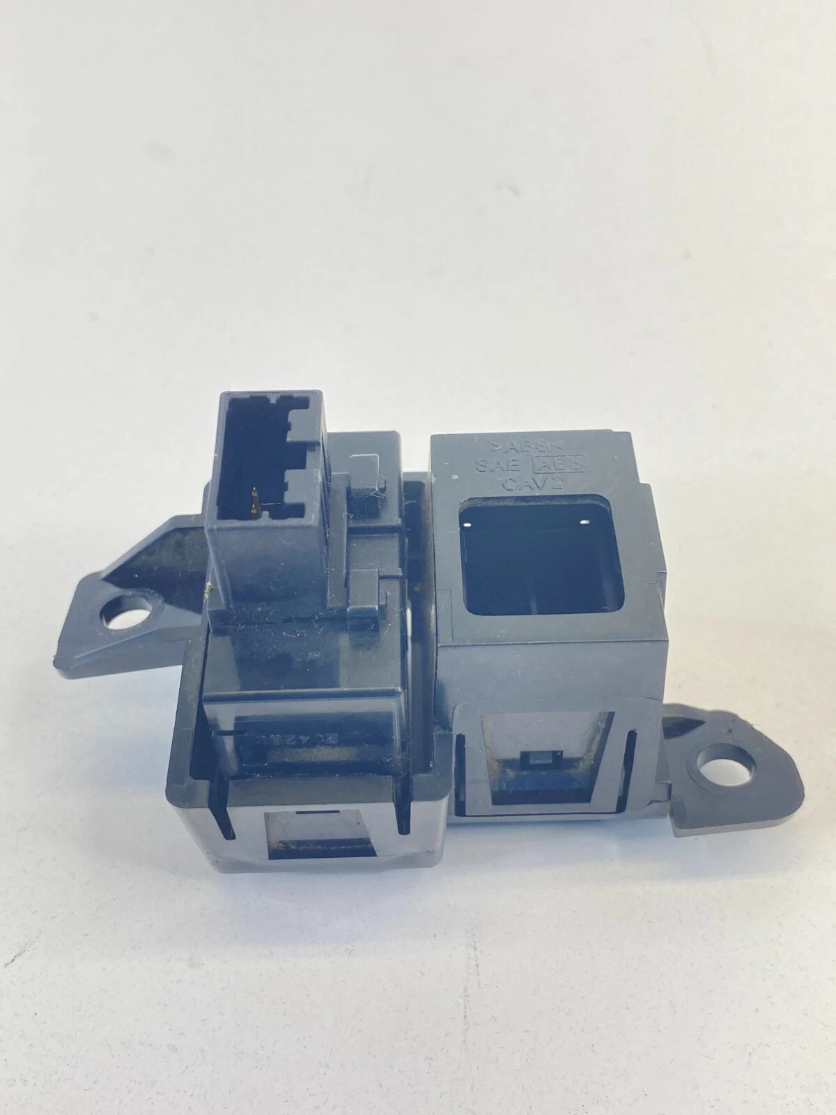 2012 13 14 15 16 17 18 2019 NISSAN VERSA TRACTION CONTROL BUTTON SWITCH W/ TRIM