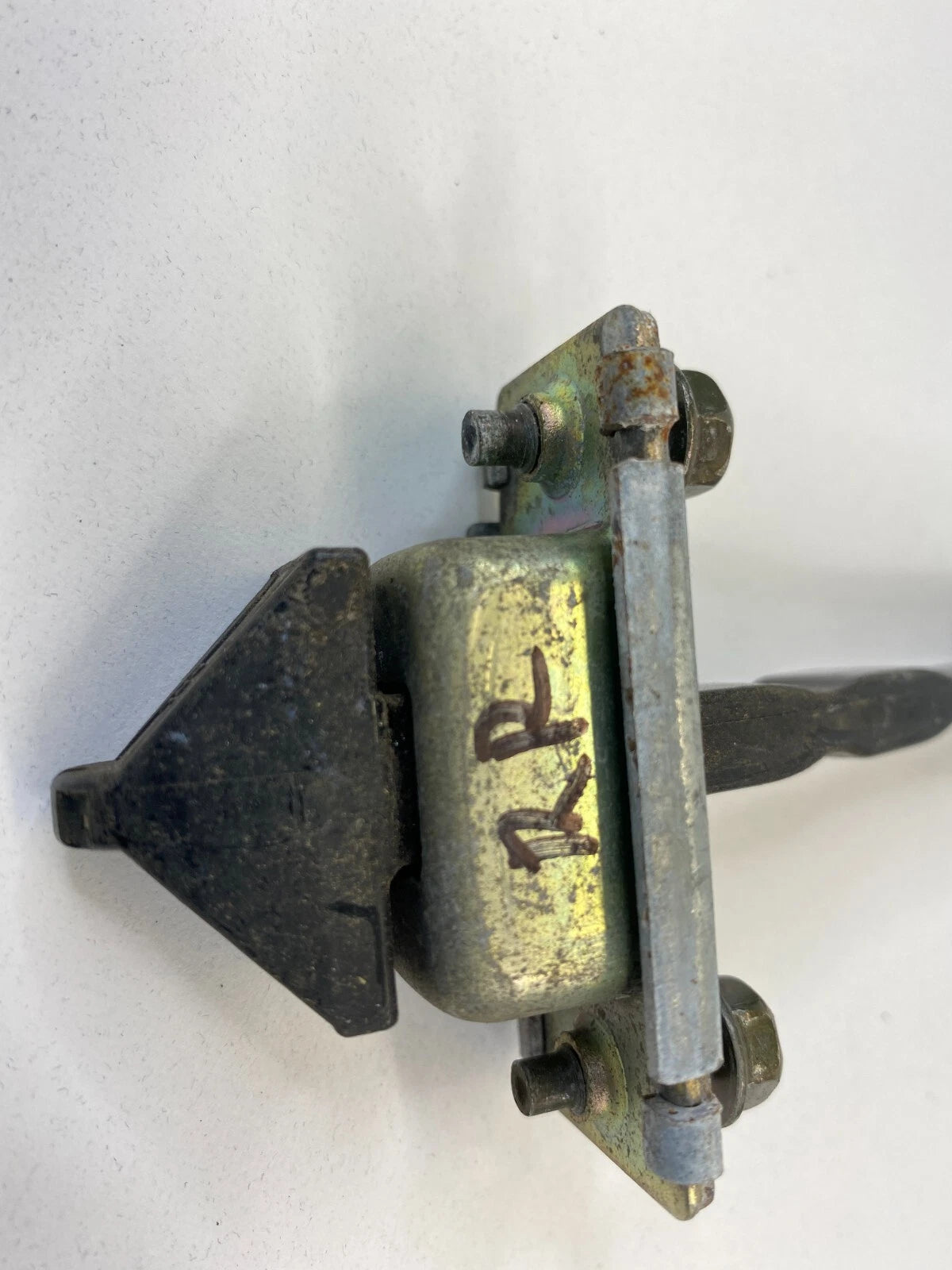 04-09 MAZDA 3 MAZDA3 REAR RIGHT SIDE DOOR CHECK STOPPER STOP HINGE DETENT OEM