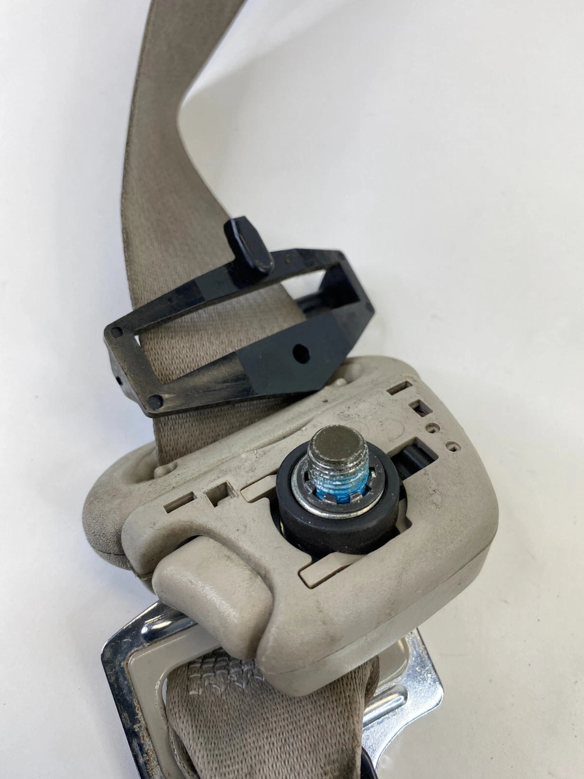 2005 2006 DODGE MAGNUM FRONT RIGHT PASSENGER SEAT BELT RETRACTOR P0UX52BD1AB OEM