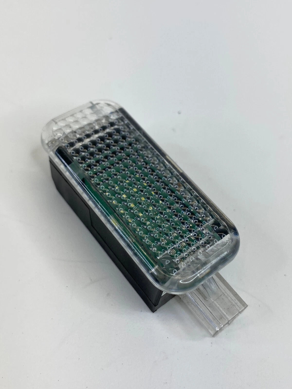 2009-2016 AUDI A4 QUATTRO INNER DOOR COURTESY FOOTWELL LIGHT LAMP 4E0947415 OEM
