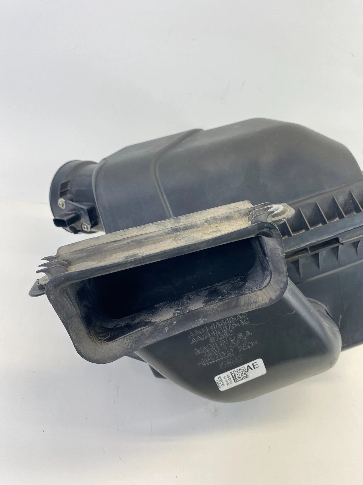 2010-2019 Ford Flex Air Cleaner Intake Box Housing Assembly AA53-9A600-AD OEM