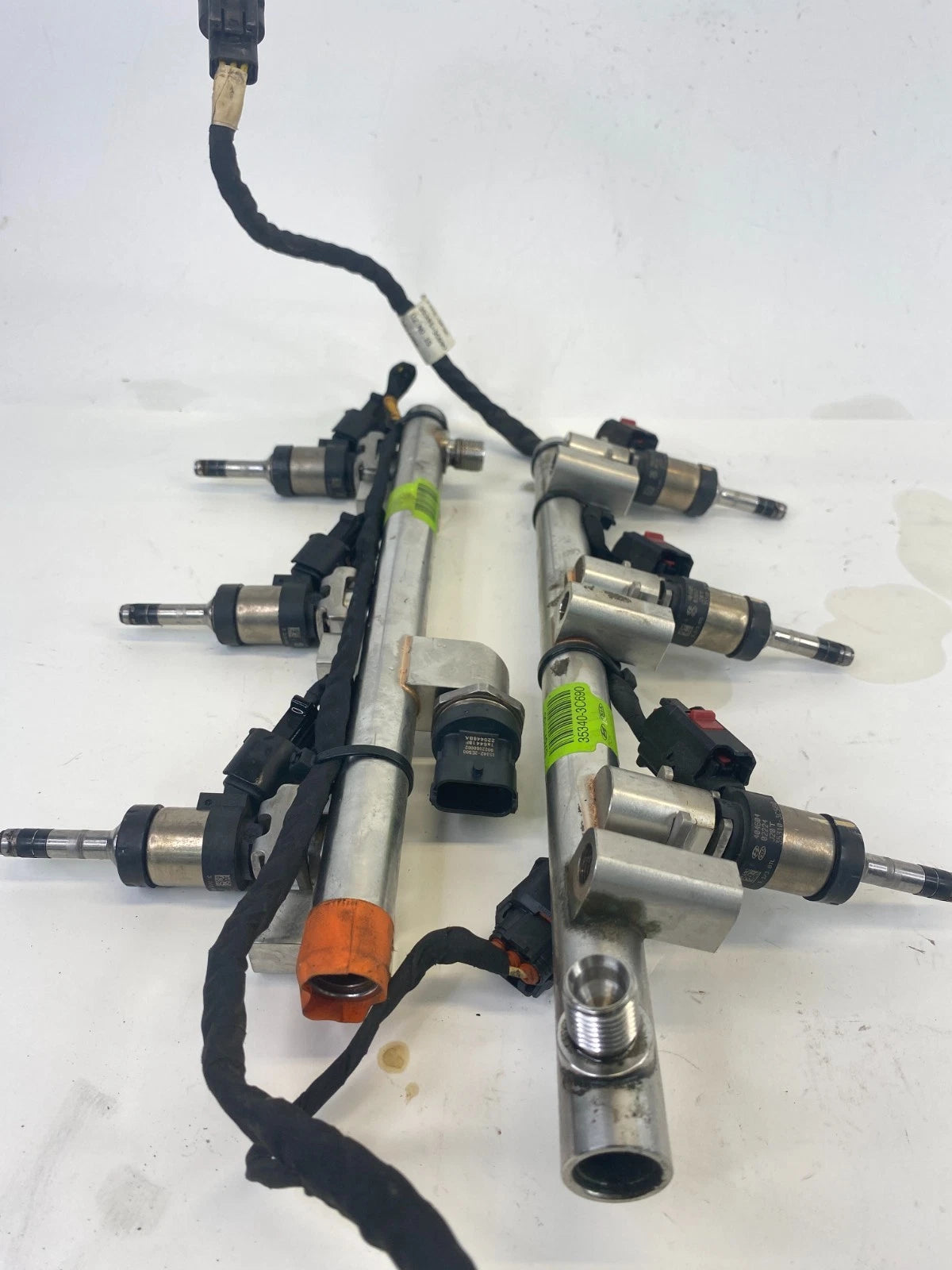 2015 2016 2017 2018 KIA SEDONA 3.3L V6 FUEL INJECTOR SET W/ RAIL 35310-3C560 OEM