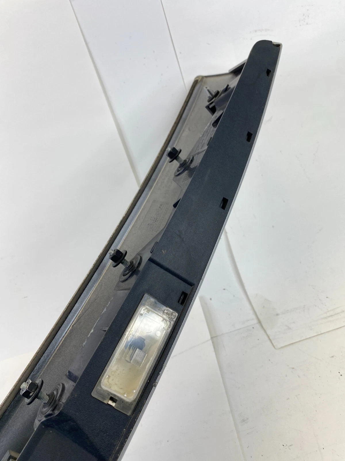 2007-2010 FORD EDGE TRUNK TAILGATE LICENSE PLATE BEZEL TRIM MOLDING 8T4378425A22