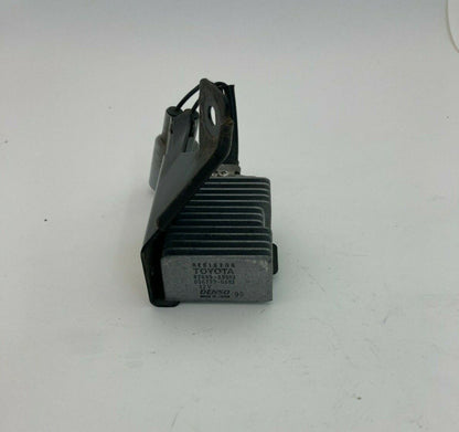 98 99 00 01 02 03 04 05 Lexus GS300 Headlight Headlamp Resistor 056777-0682 OEM