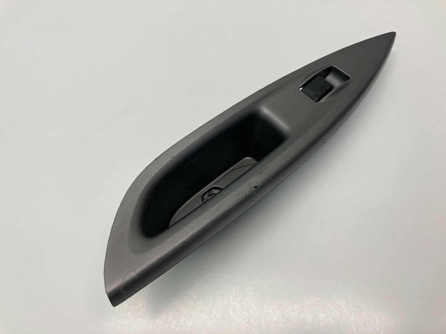 2003-2005 MAZDA 6 REAR LEFT DRIVER SIDE POWER WINDOW SWITCH BEZEL GK2A685L6 OEM