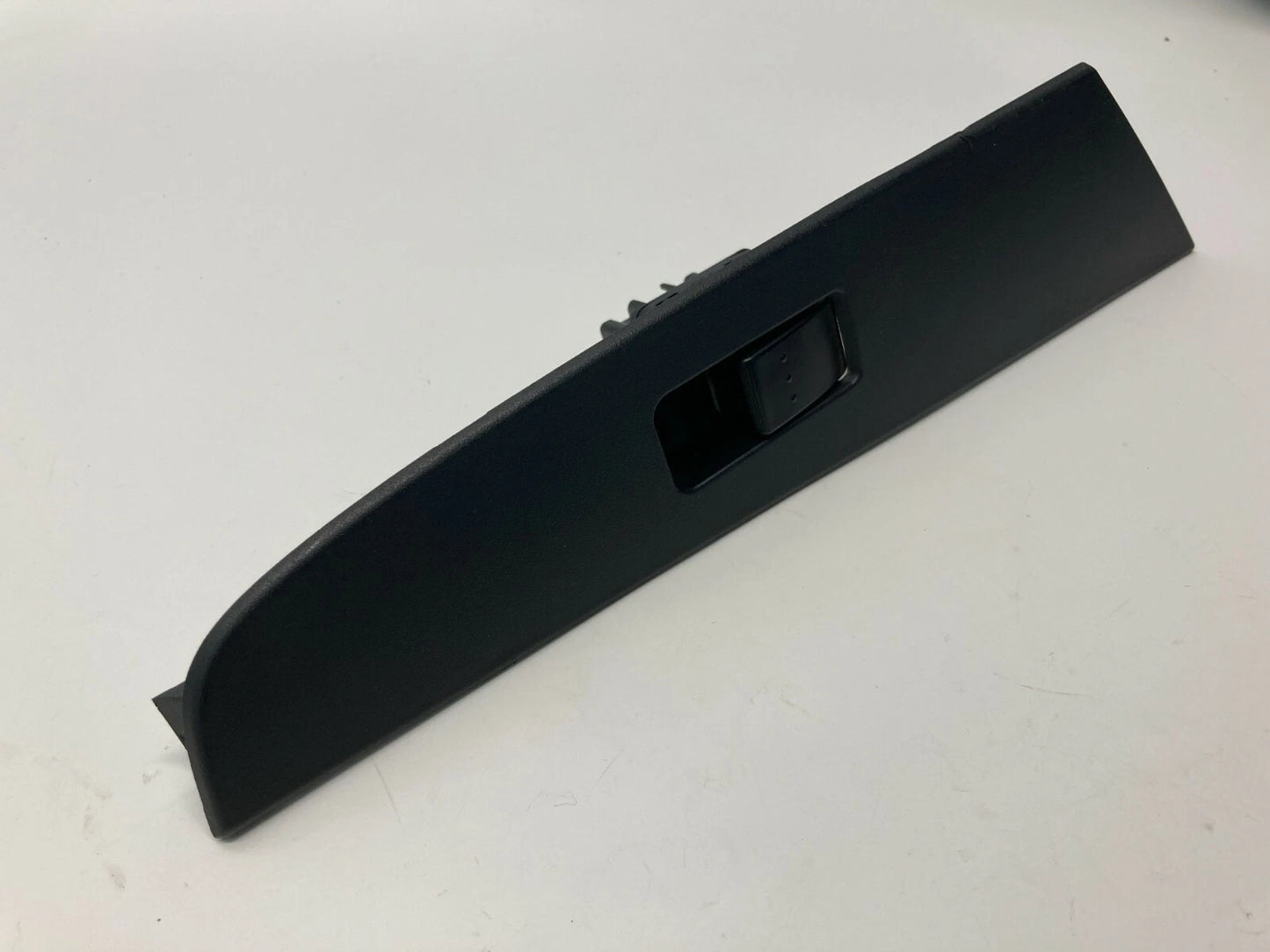 2004-2009 MAZDA 3 MAZDA3 REAR LEFT SIDE DOOR POWER WINDOW SWITCH B32H5581J OEM