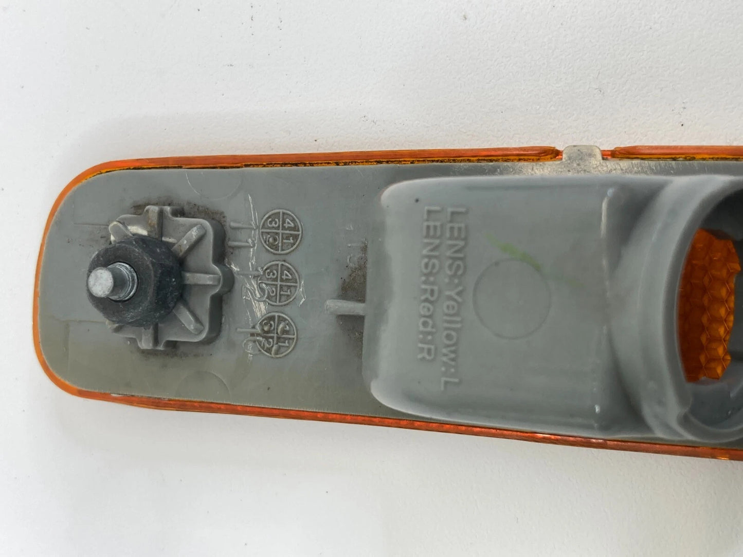 1999 00 01 02 2003 LEXUS RX300 FRONT BUMPER MARKER LIGHT LAMP OEM