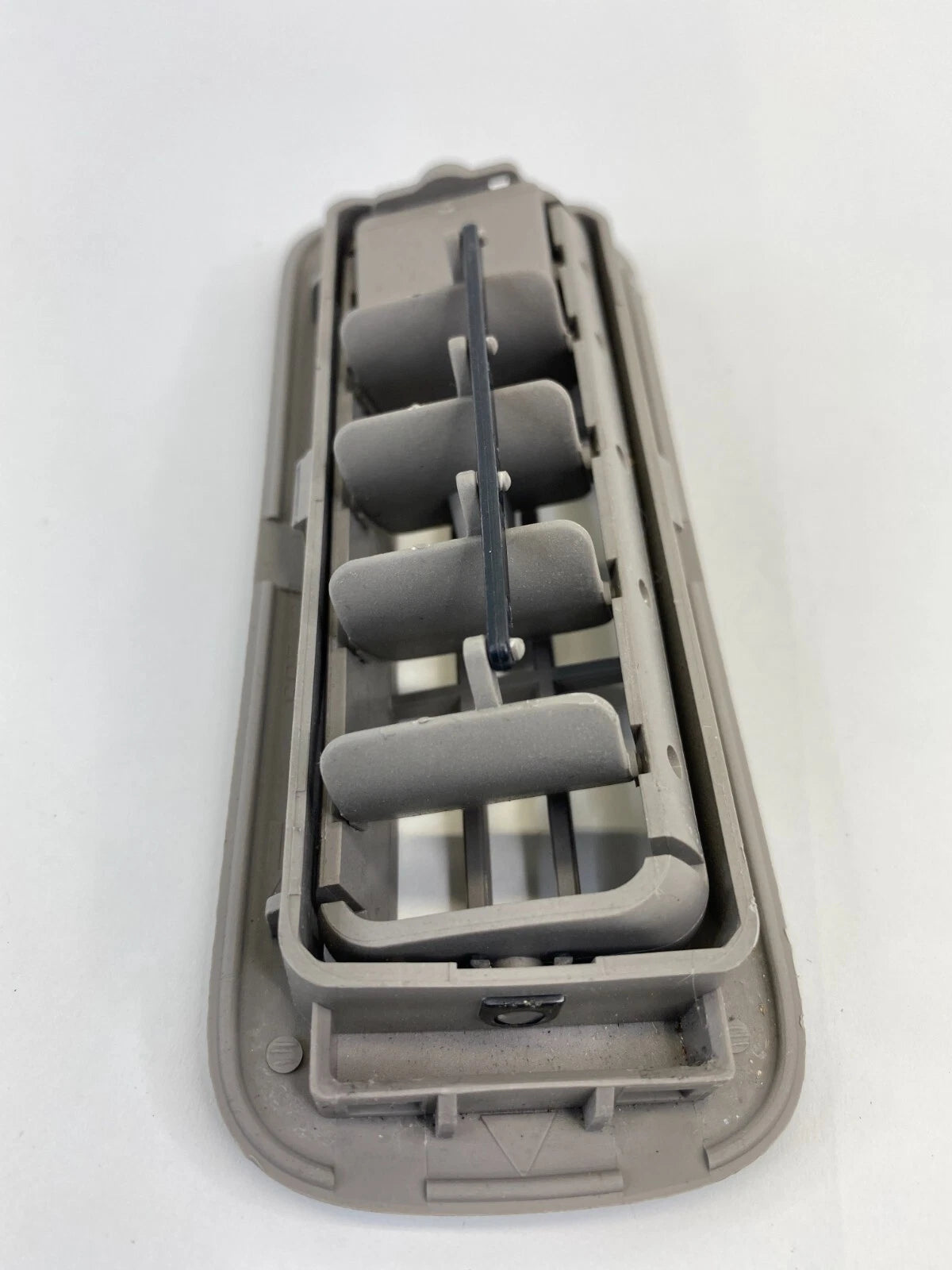 2001-2007 TOYOTA SEQUOIA REAR RH ROOF AC AIR VENT GRILLE GREY OEM 88570-0C010