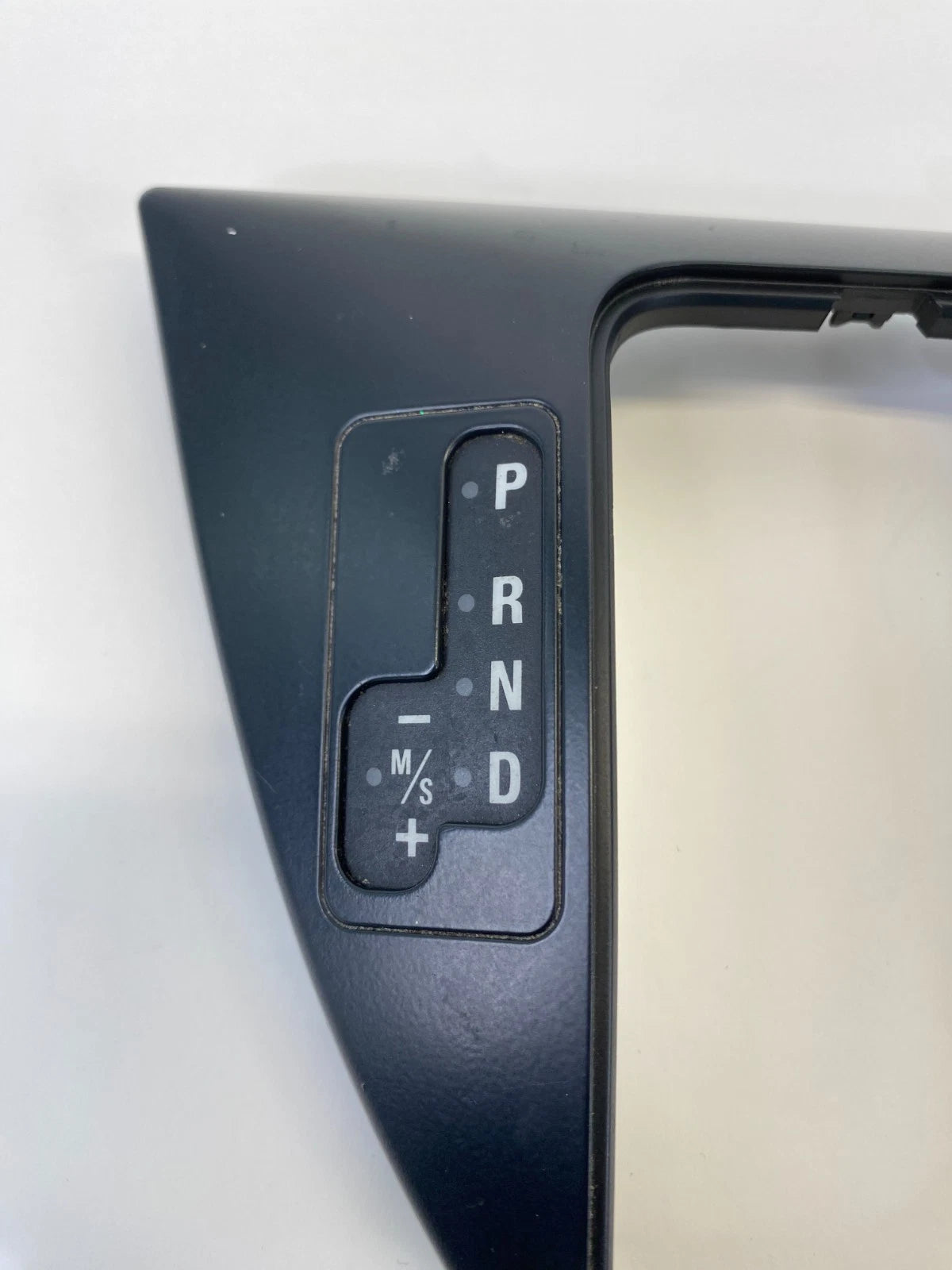 2000-2006 BMW X5 AUTOMATIC TRANSMISSION SHIFTER BEZEL TRIM SURROUND OEM