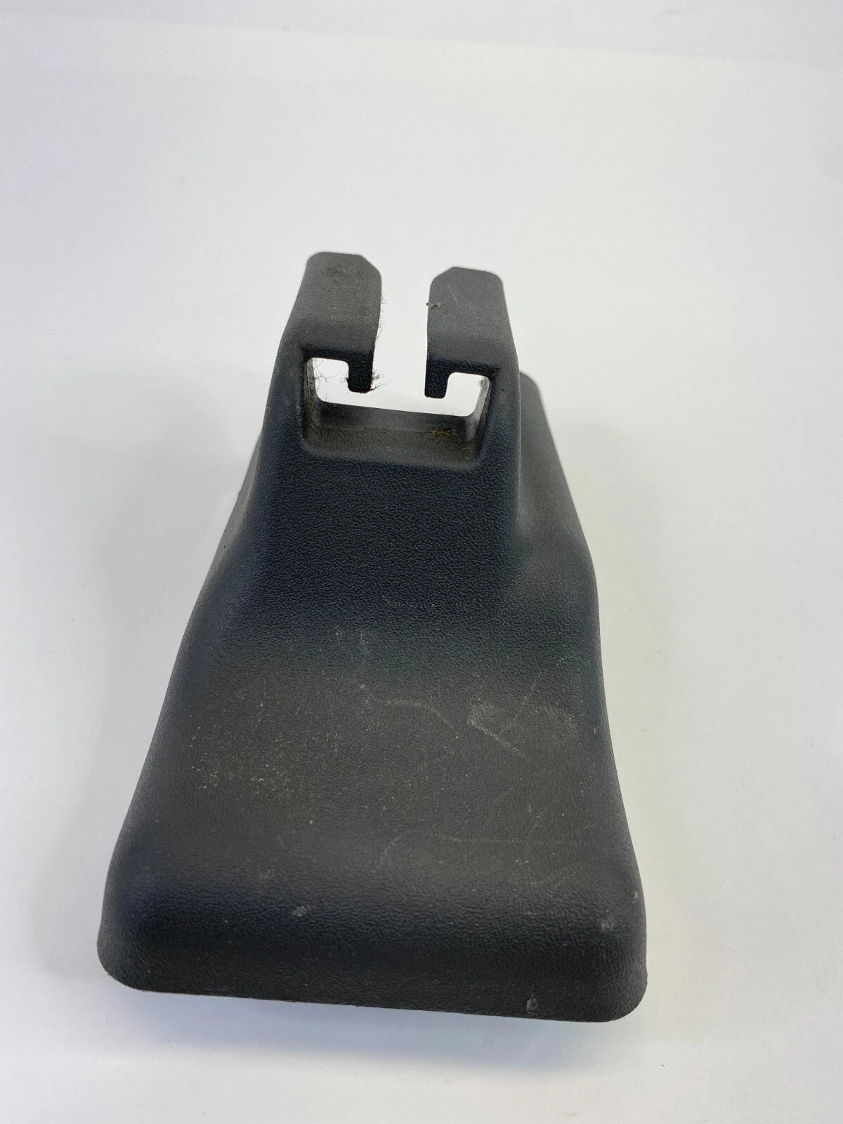 2005-2015 NISSAN XTERRA FRONT RIGHT SEAT TRACK END COVER TRIM CAP 87558-EA000
