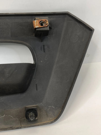 03 04 05 06 CHEVROLET AVALANCHE 1500 TAILGATE LATCH HANDLE BEZEL 93440179 OEM