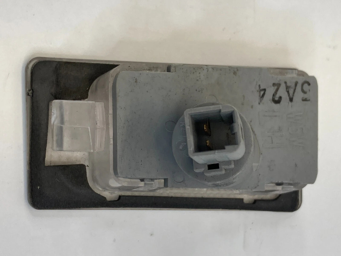 11 12 13 14 15 16 HYUNDAI ELANTRA REAR LEFT SIDE LICENSE PLATE LIGHT 92501-1M4