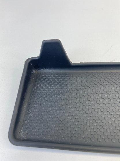 06-10 VW VOLKSWAGEN PASSAT FRONT RIGHT DOOR PANEL MAT LINER RUBBER 3C1-868-134