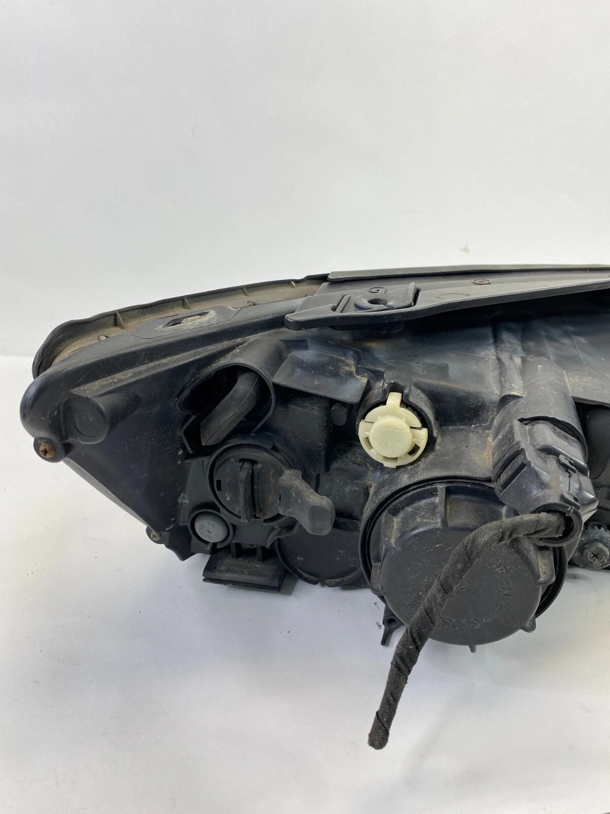 06-08 HYUNDAI SONATA FRONT LEFT DRIVER HEADLIGHT HEADLAMP LIGHT 92101-3KXXX