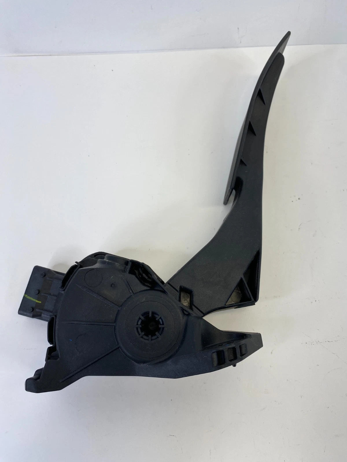 2003-2015 CHEVROLET MALIBU ACCELERATOR GAS PEDAL POSITION SENSOR 13237352 OEM