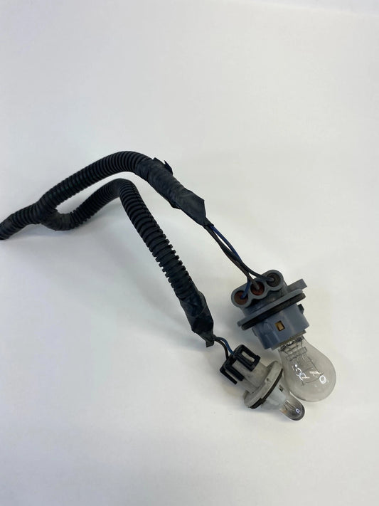 2002-2009 GMC ENVOY FRONT HEADLIGHT BULBS SOCKET WIRE HARNESS CONNECTOR PLUG