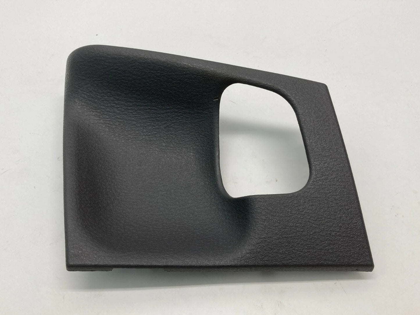 2002 2003 2004 2005 FORD EXPLORER REAR RIGHT SIDE DOOR PANEL HANDLE BEZEL COVER