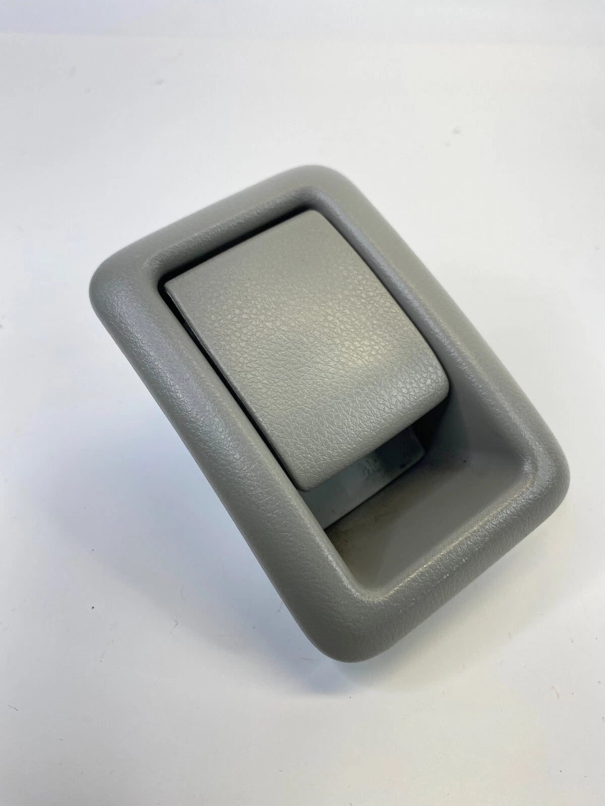 2012 2013 2014 HONDA CR-V CRV REAR RIGHT SEAT LOCK KNOB FRAME 82223-TF08 OEM