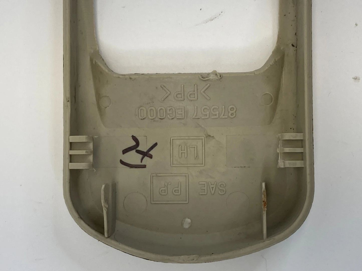 2006-2010 INFINITI M35 FRONT LEFT SEAT TRACK END OUTER COVER 87557-EG000 OEM