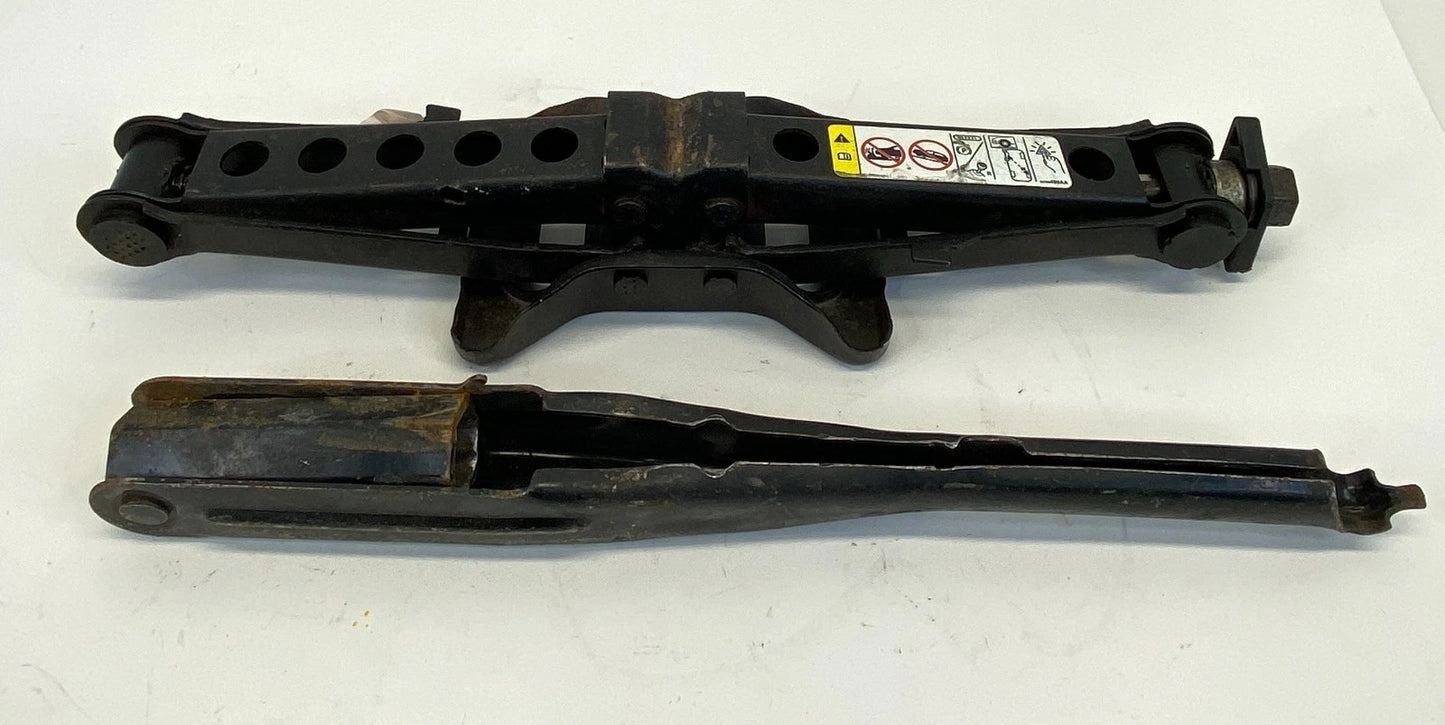 2005-2010 CHRYSLER 300 EMERGENCY SPARE TIRE JACK ASSY 04782999AC OEM