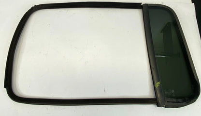 2006-2011 CHEVROLET HHR REAR RIGHT OUTER VENT GLASS W/ WEATHERSTRIP SEAL OEM