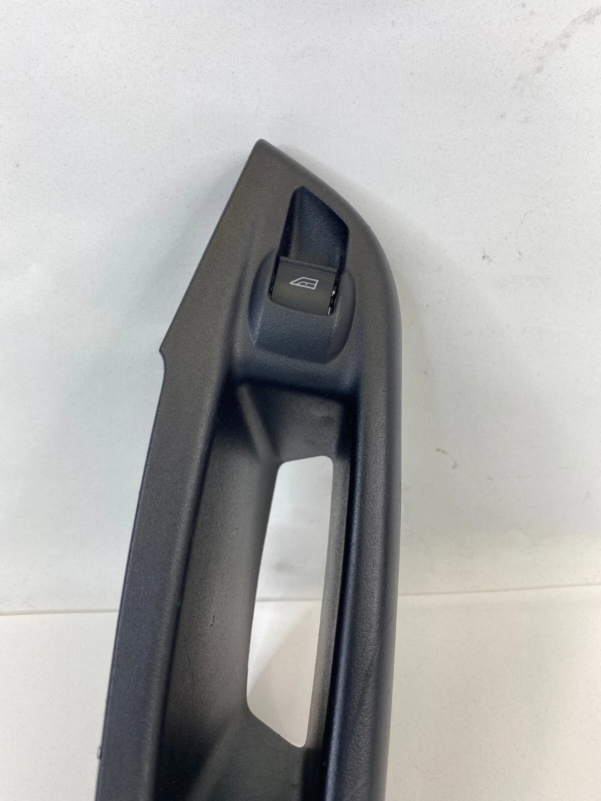 2012-2018 FORD FOCUS REAR LEFT DOOR POWER WINDOW SWITCH W/ BEZEL 1085503X OEM