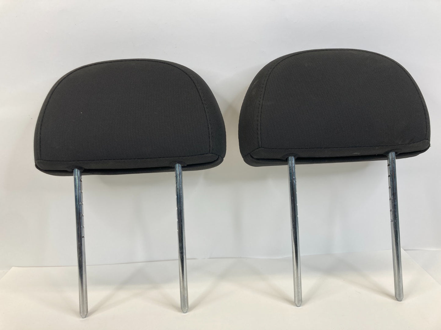 2012-2015 Chevrolet Captiva Front Left & Right Seat Headrest Head Rest Pair Set