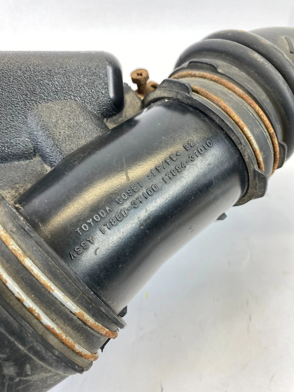 2010-2015 TOYOTA PRIUS 1.8L L4 AIR INTAKE TUBE HOSE OEM FACTORY 17880-37100 OEM