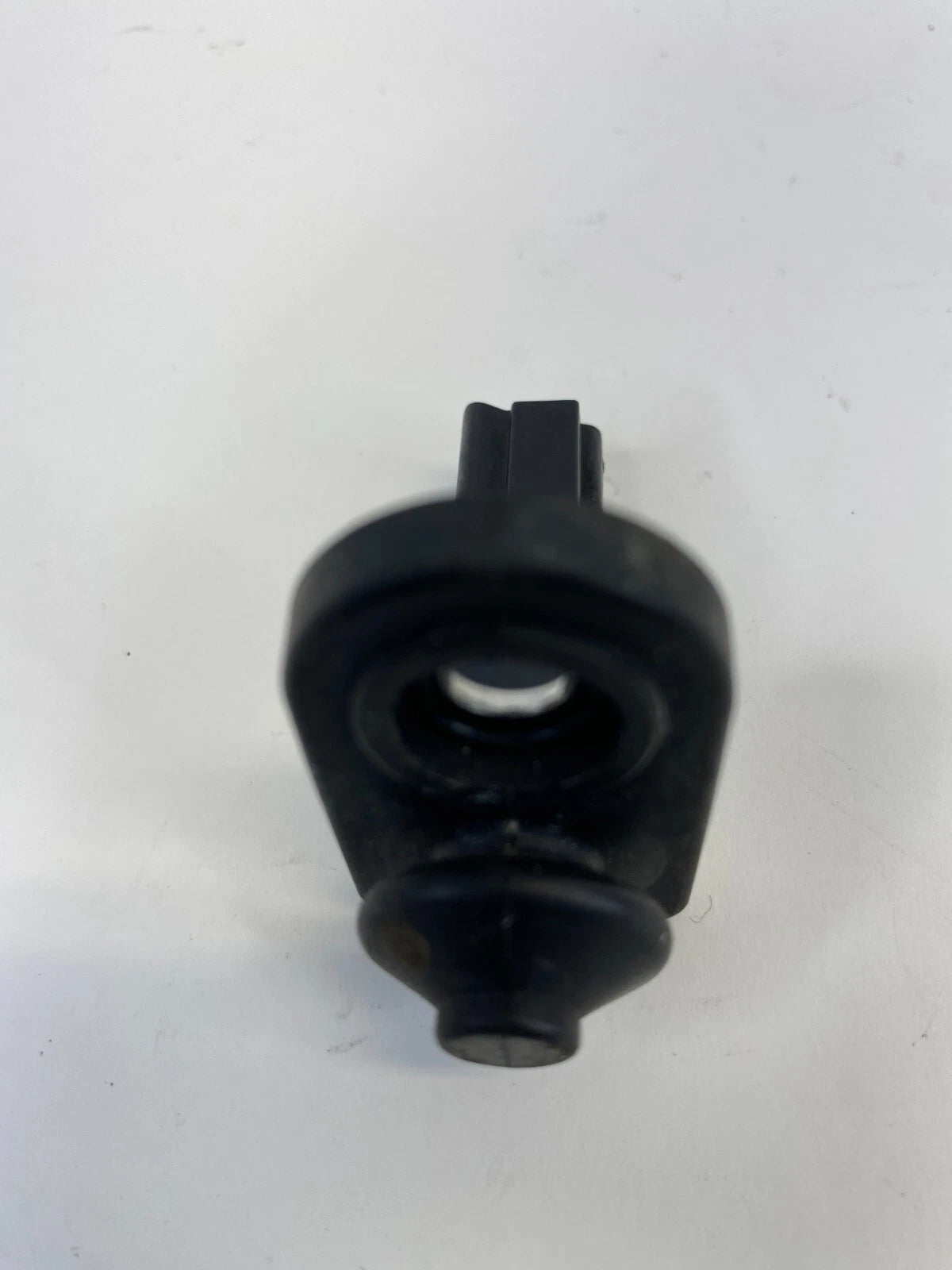 2005-2009 HYUNDAI TUCSON DOOR AJAR JAMB SWITCH COURTESY LIGHT SENSOR OEM