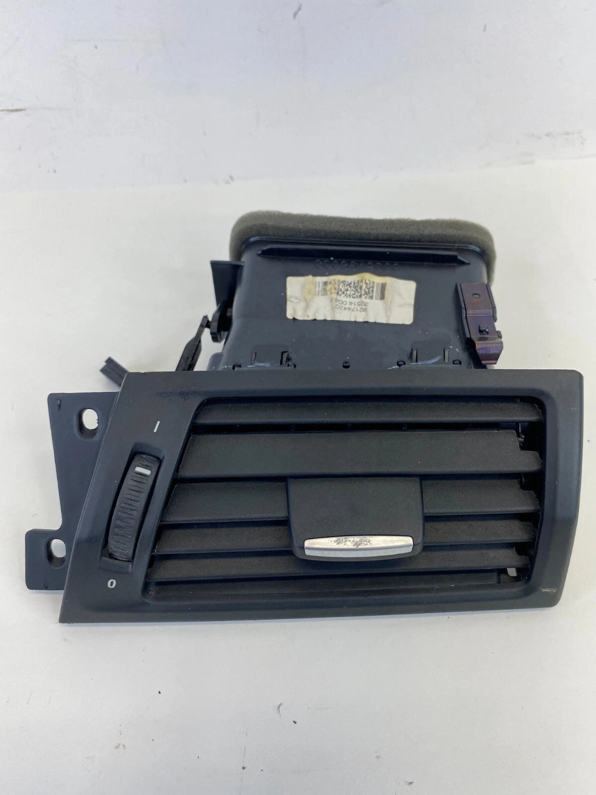 11-17 BMW X3 FRONT RIGHT PASSENGER SIDE A/C DASH AIR VENT GRILLE OUTLET 9217442