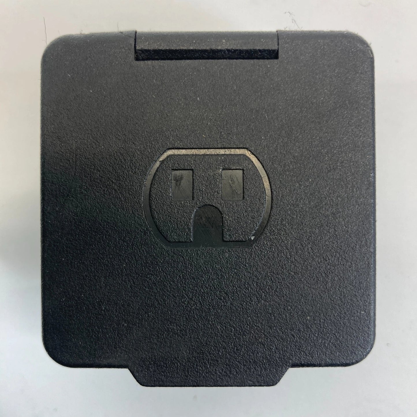 2009 2010 CHEVROLET CHEVY TRAVERSE 12 VOLT ACCESSORY POWER OUTLET SOCKET OEM