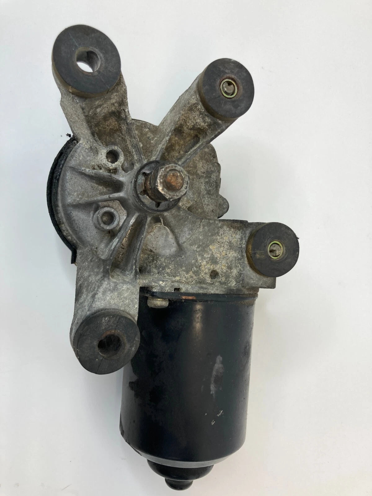 1998-2002 TOYOTA COROLLA FRONT WINDSHIELD WIPER MOTOR ASSEMBLY OEM 85110-02040