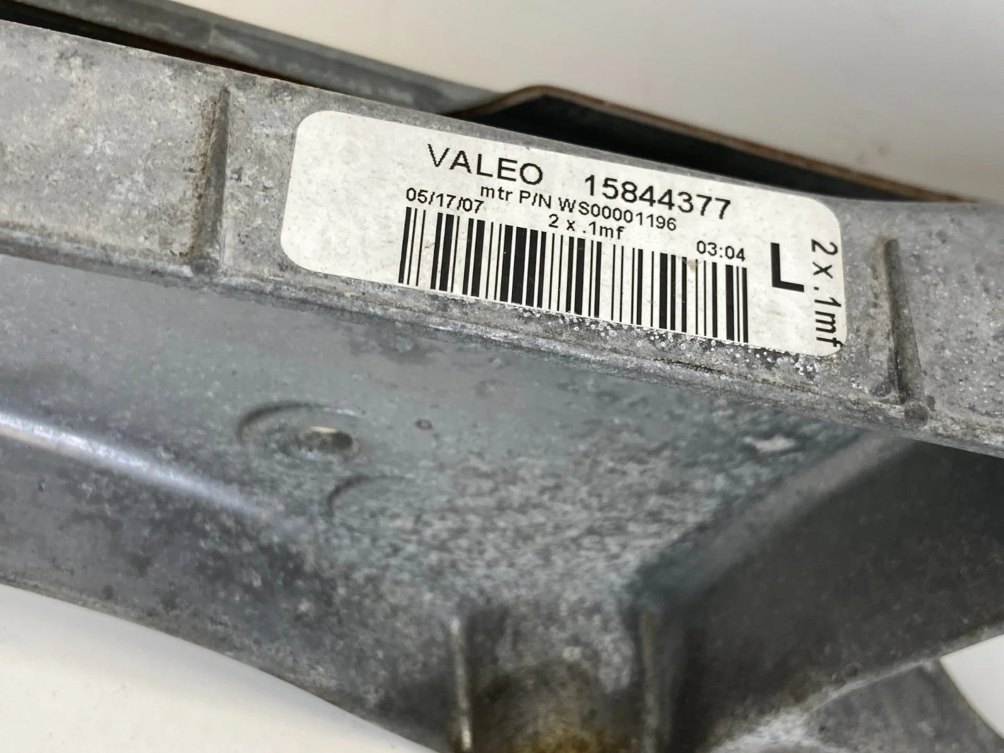 2007-2009 CADILLAC SRX FRONT WINDSHIELD WIPER MOTOR W/ TRANSMISSION 15844377 OEM