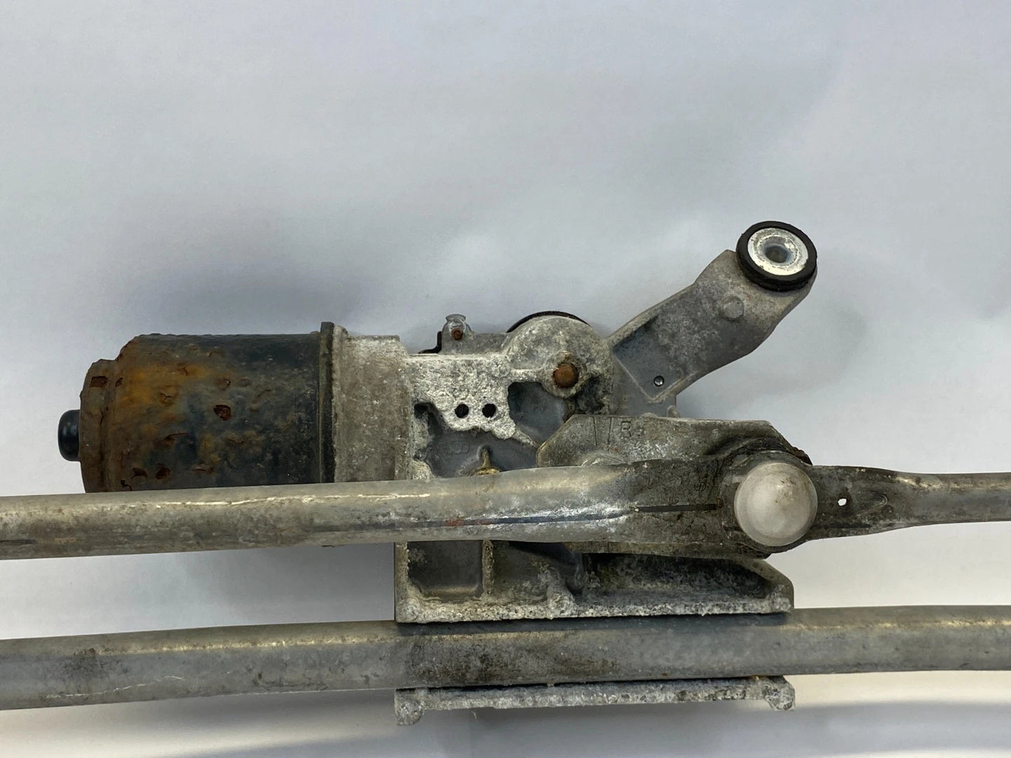 2003-2011 HONDA ELEMENT FRONT WINDSHIELD WIPER MOTOR W/ LINKAGE OEM