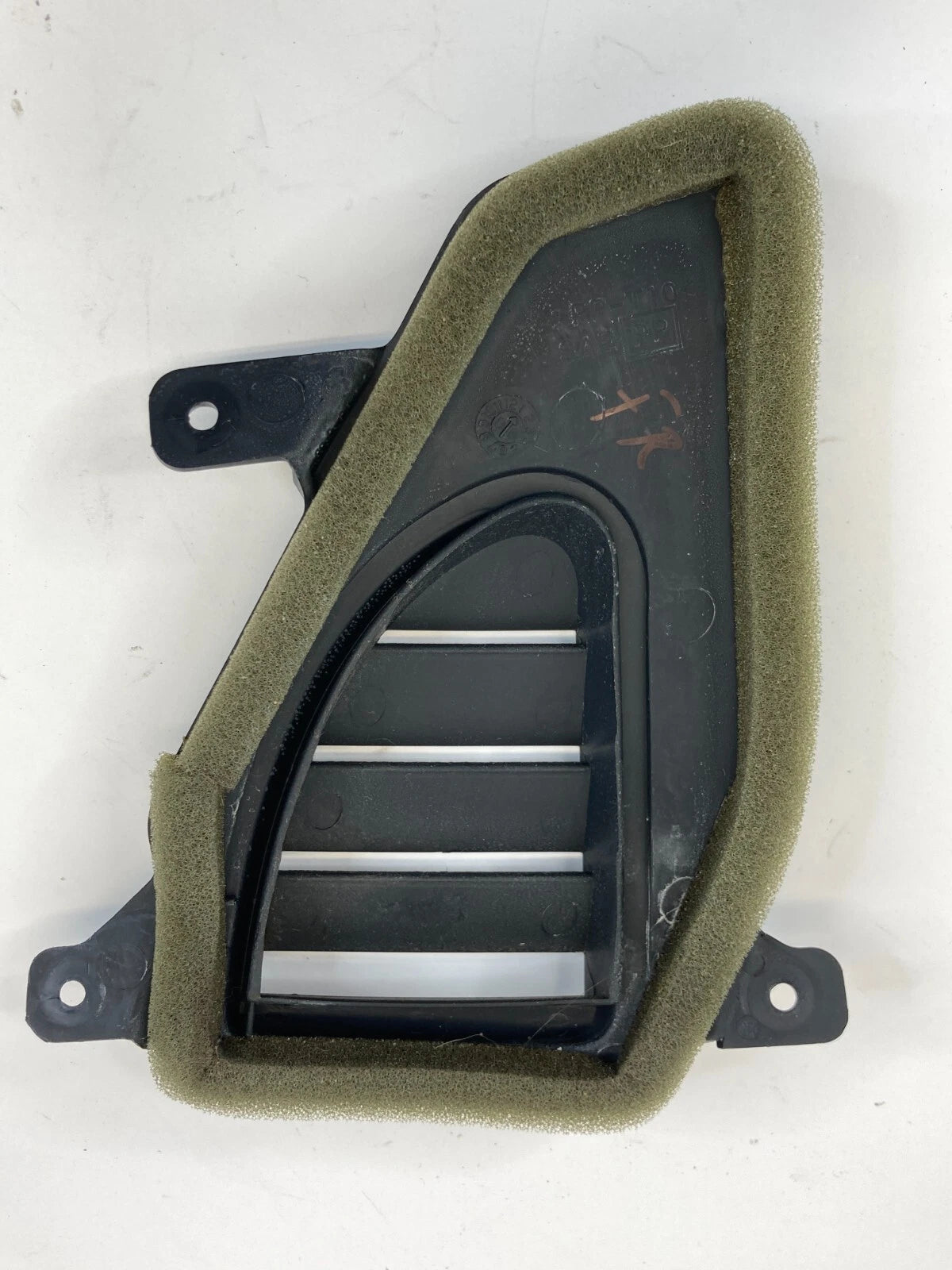 07-12 NISSAN VERSA UPPER DASH RIGHT SIDE AC VENT DEFROST GRILLE 68740-EL00A OEM